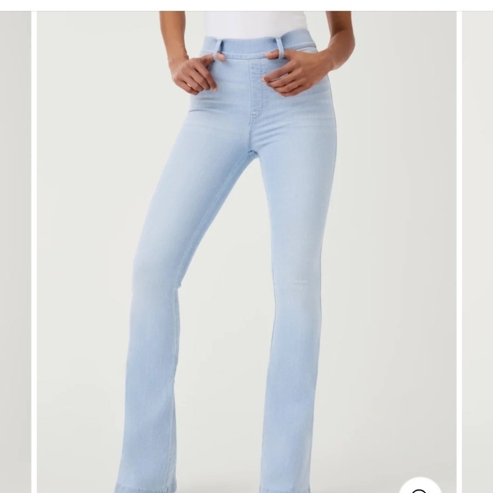 Spanx Flare Jeans Light Wash Blue Pull On High Rise Stretch Denim Size Medium